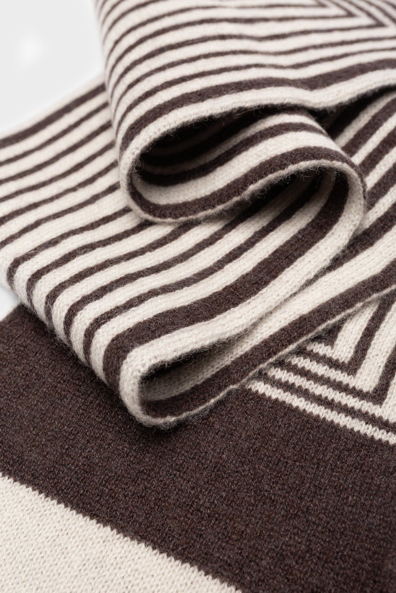 1710/B5 Szal z Kaszmiru w Geometryczny Wzór