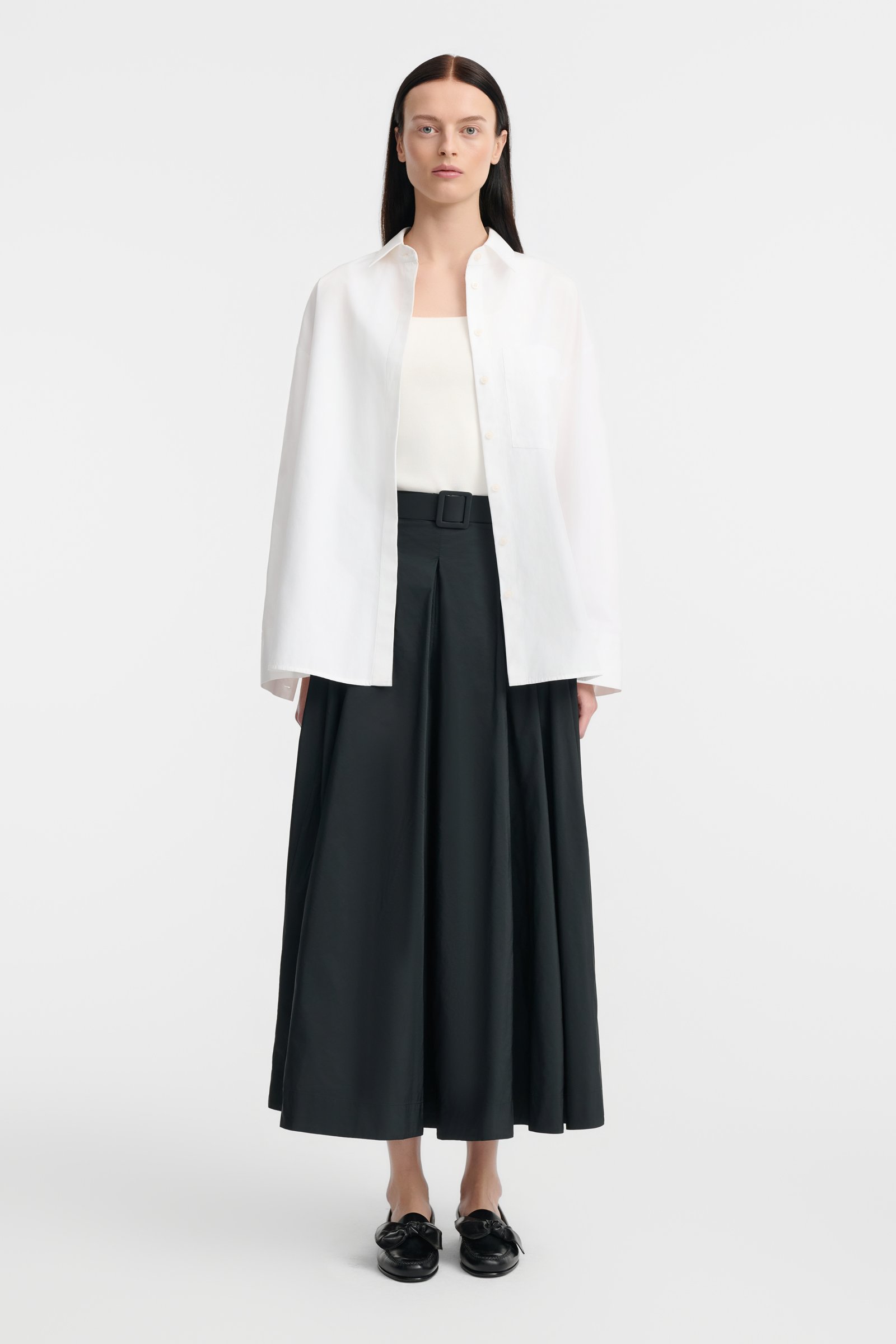 32/B6 Biała koszula oversize z kieszenią