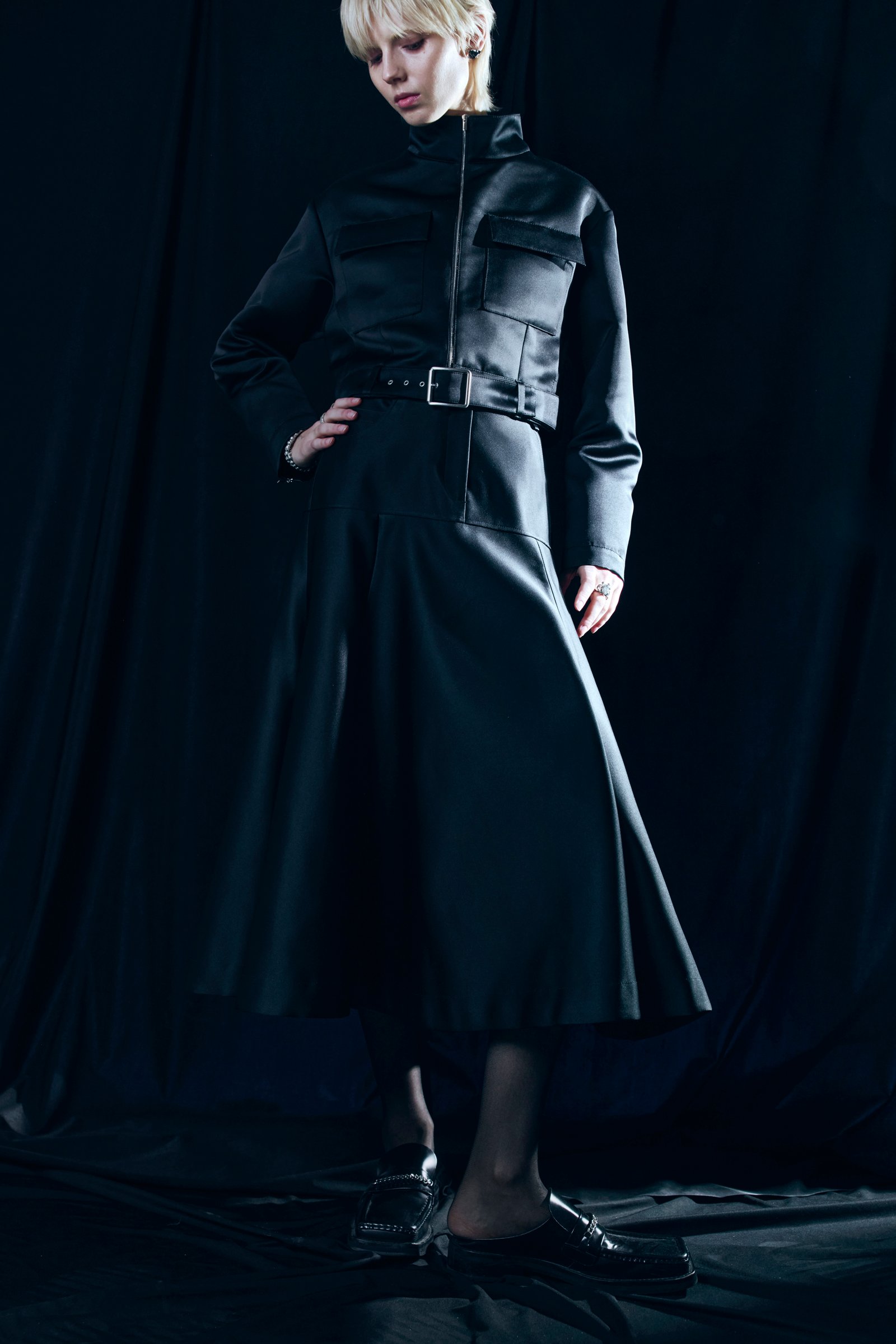 1140/B5 Spódnica o satynowym wykończeniu