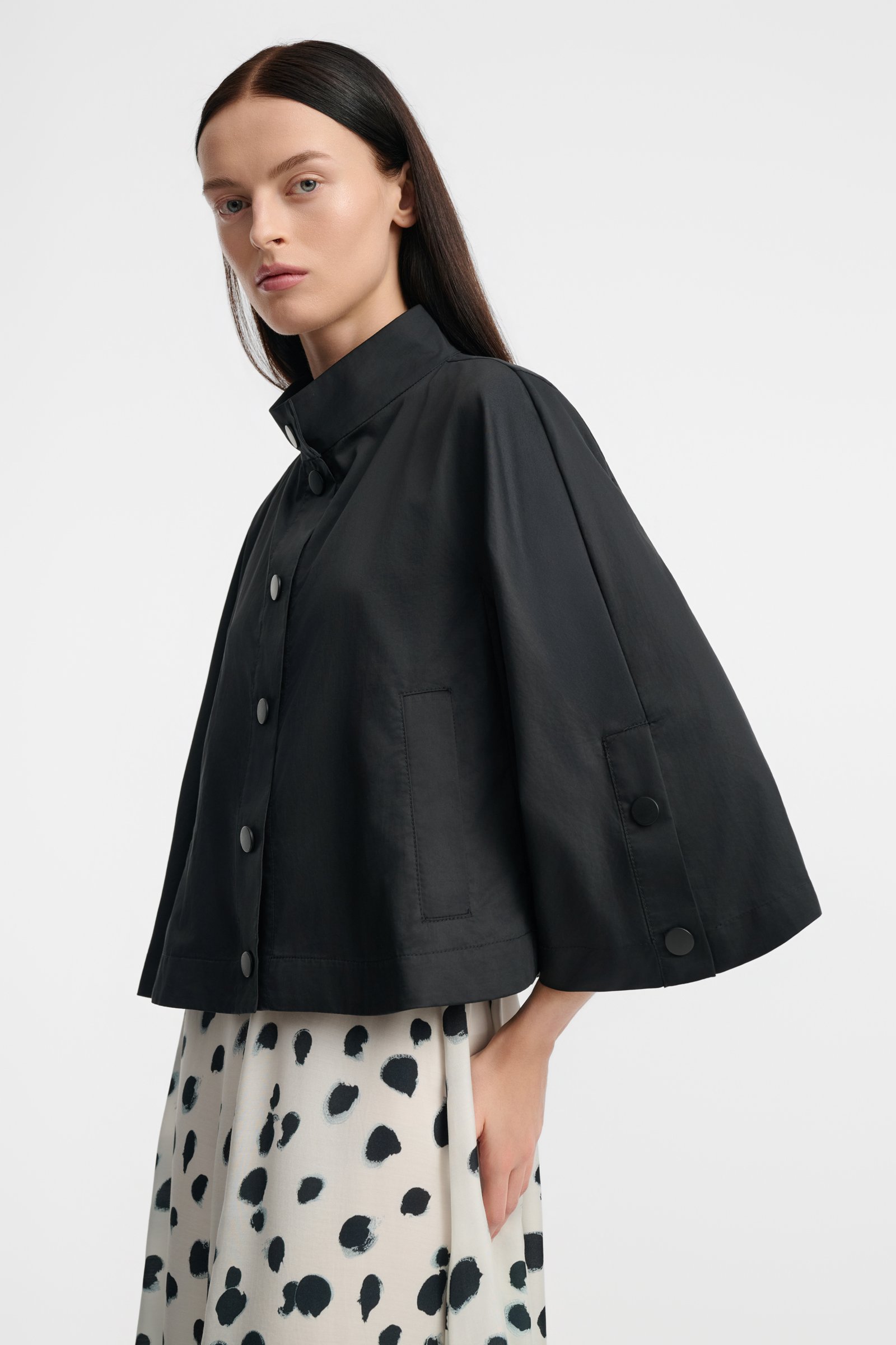 6/B6 Krótka czarna kurtka kimono z bawełny