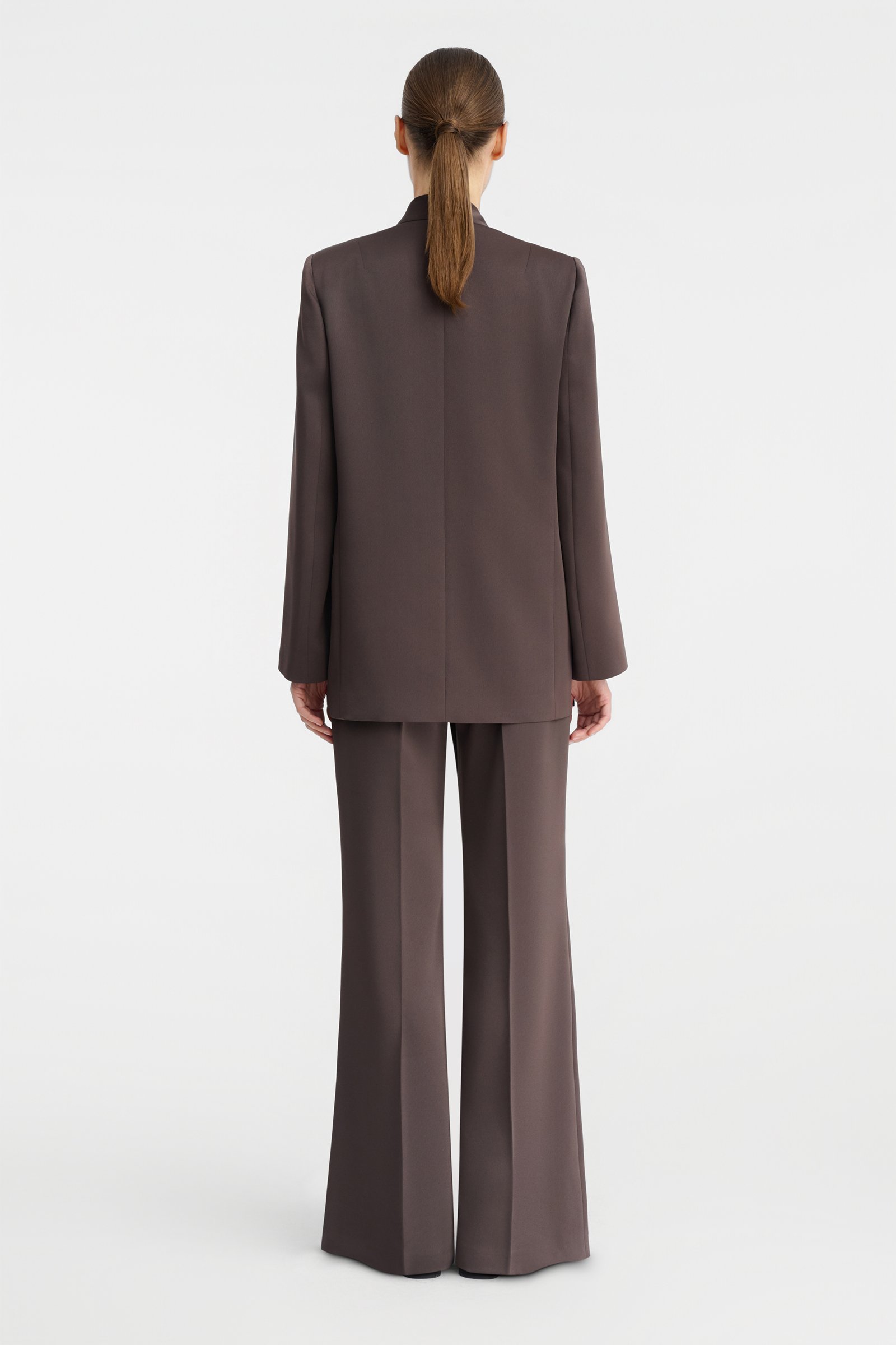 1022/B5 Żakiet bez zapięcia w odcieniu gorzkiej czekolady