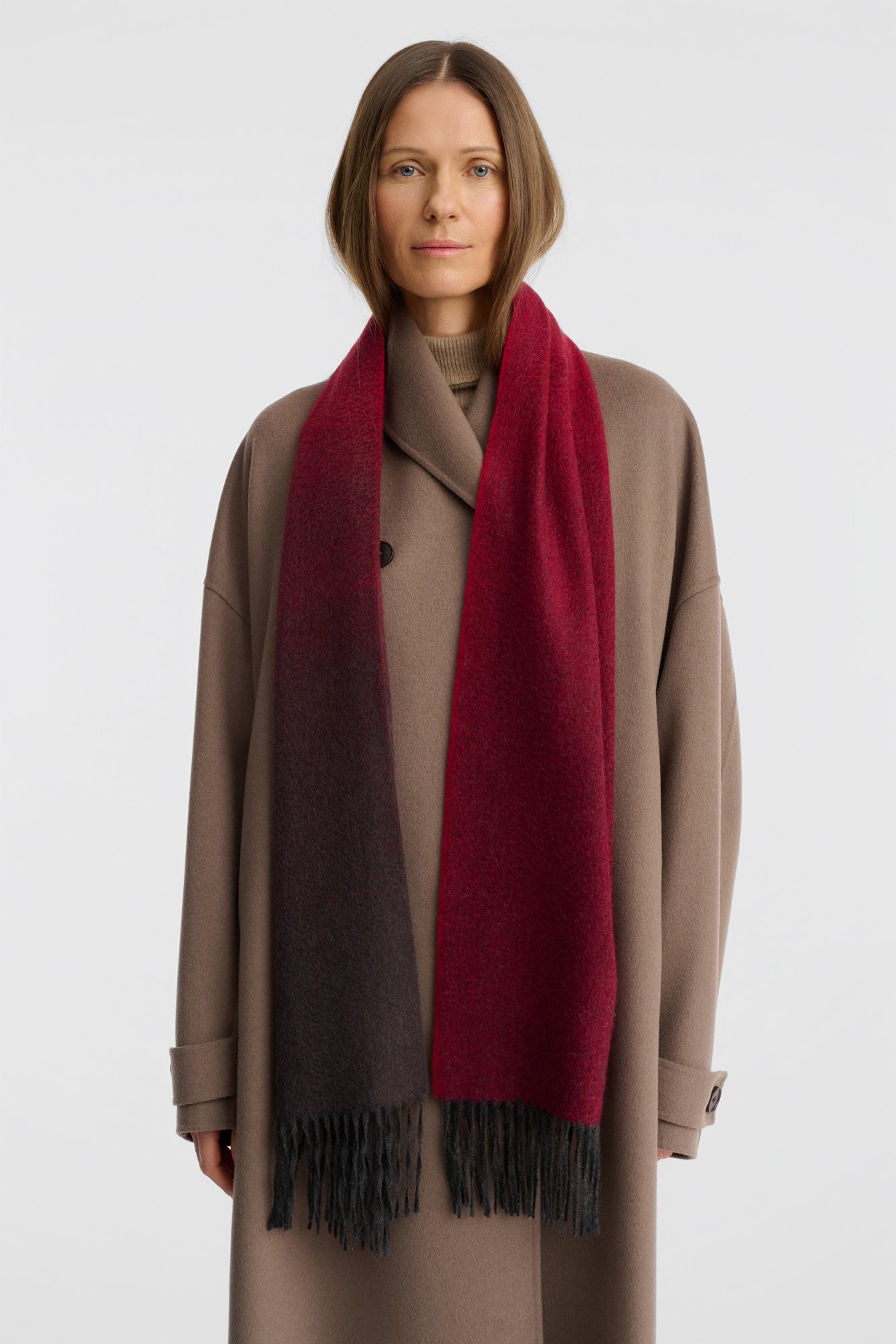 1698/B5 Kaszmirowy szal ombre z frędzlami