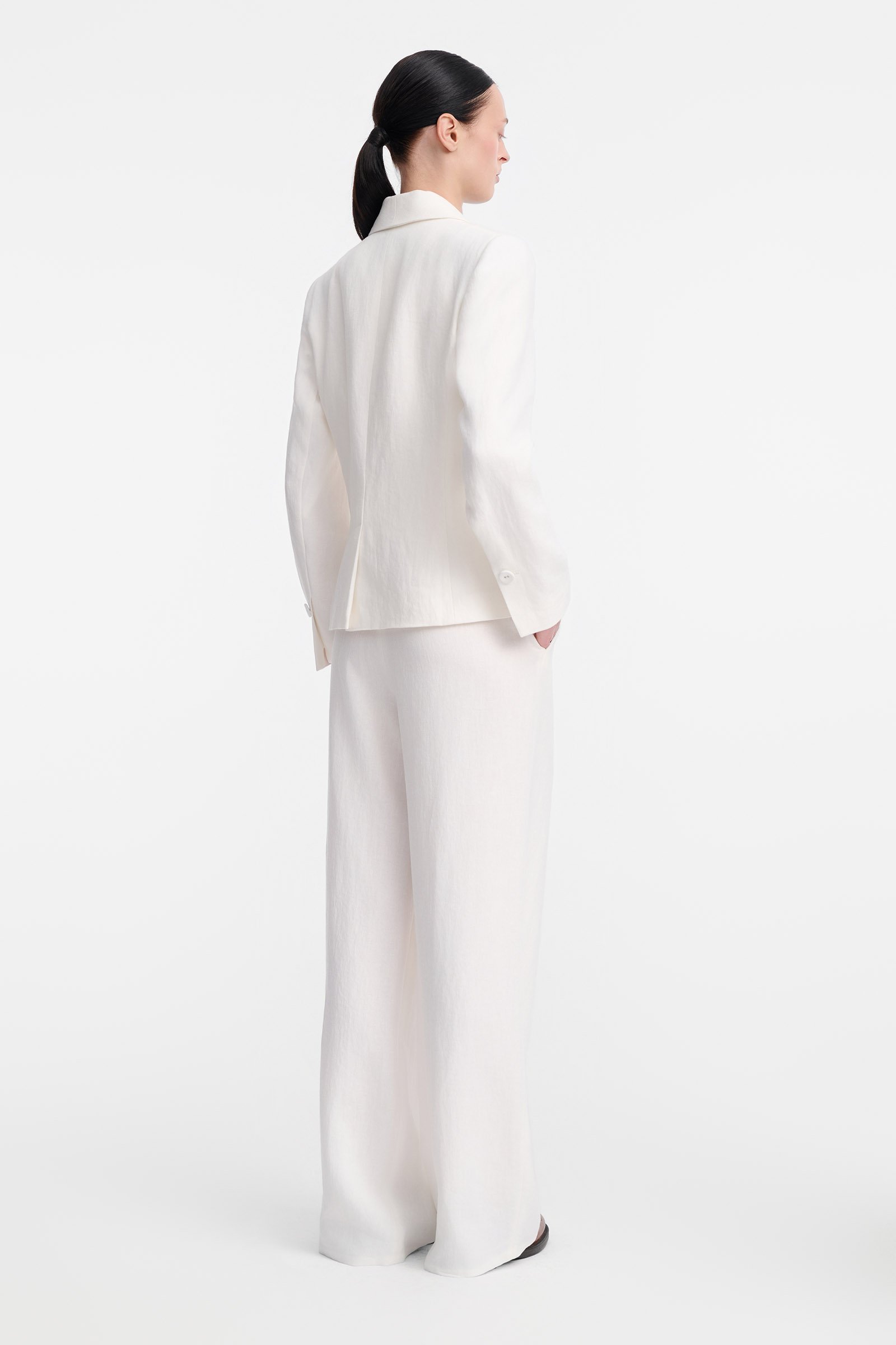 86/B6 Jednorzędowy żakiet lniany ecru z kołnierzem szalowym