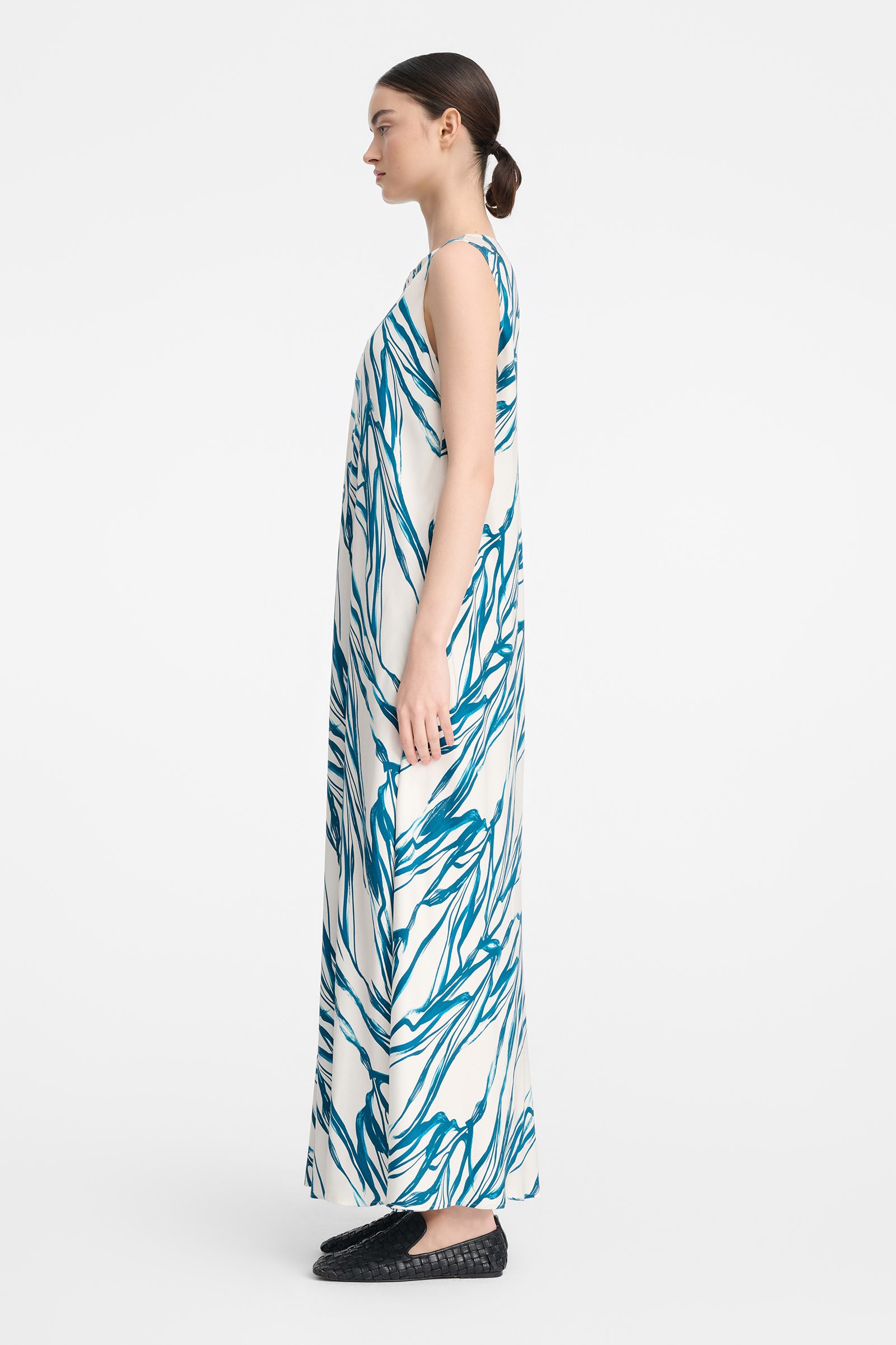 133/B6 Sukienka maxi z botanicznym szmaragdowym printem