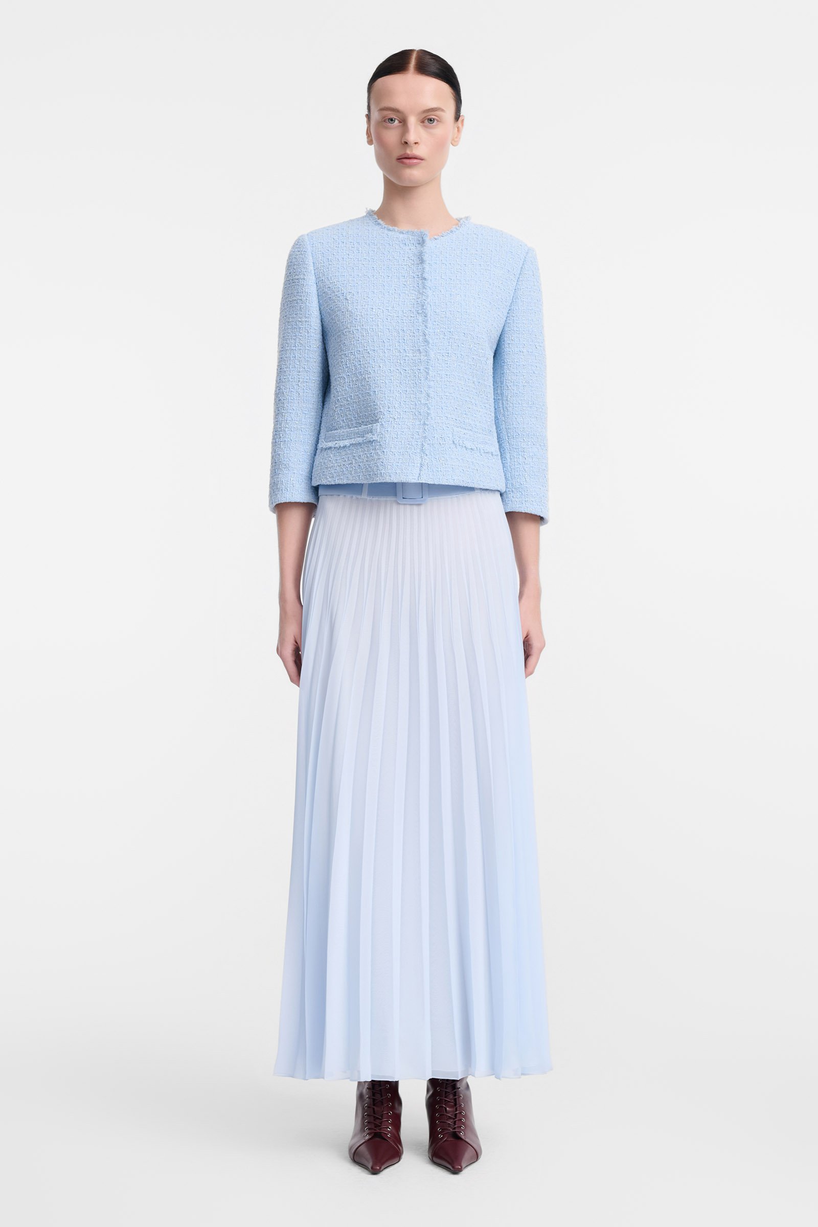 80/B6 Błękitny żakiet typu chanel z ozdobnym strzępieniem