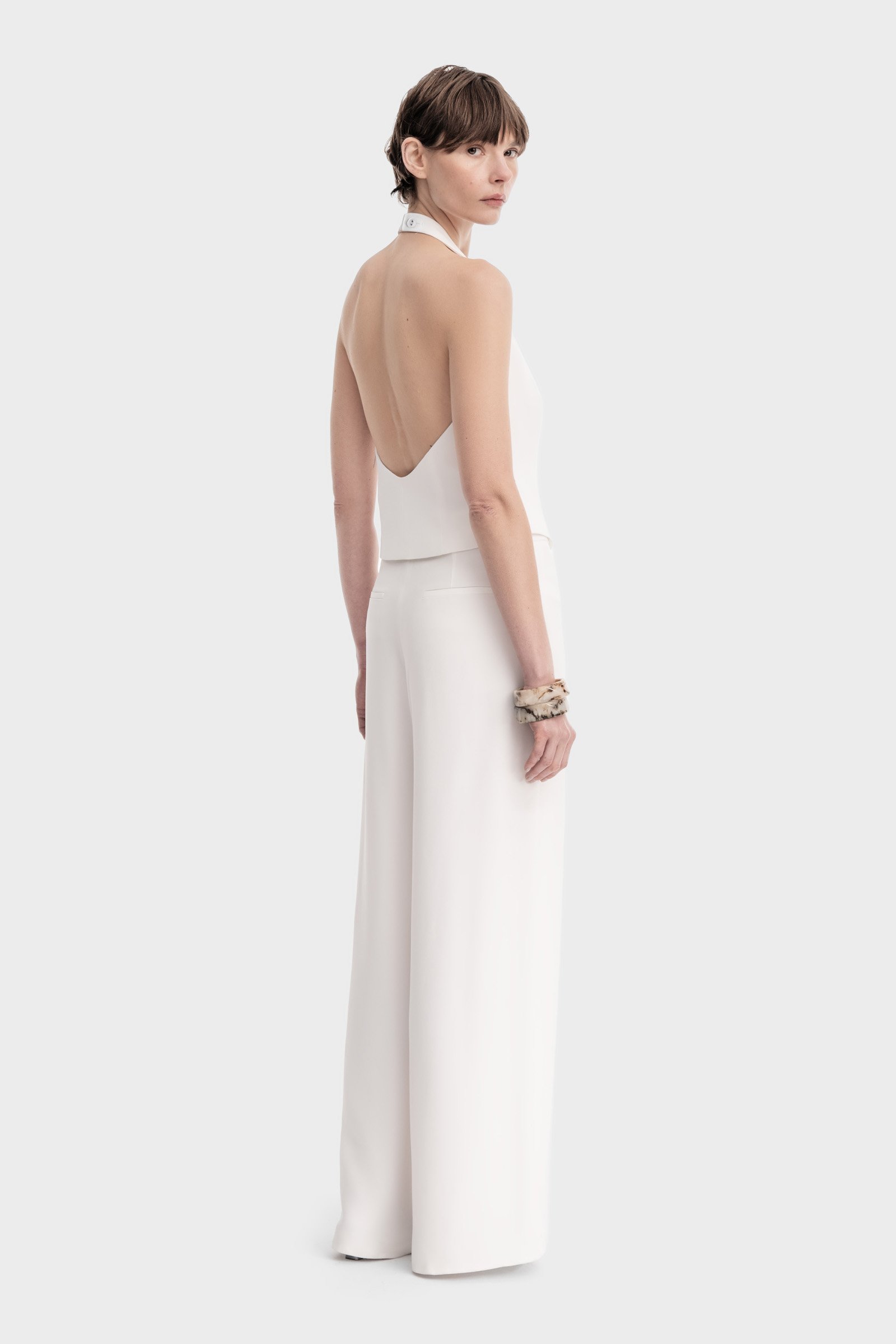 203/B6 Kamizelka halter z odkrytymi plecami
