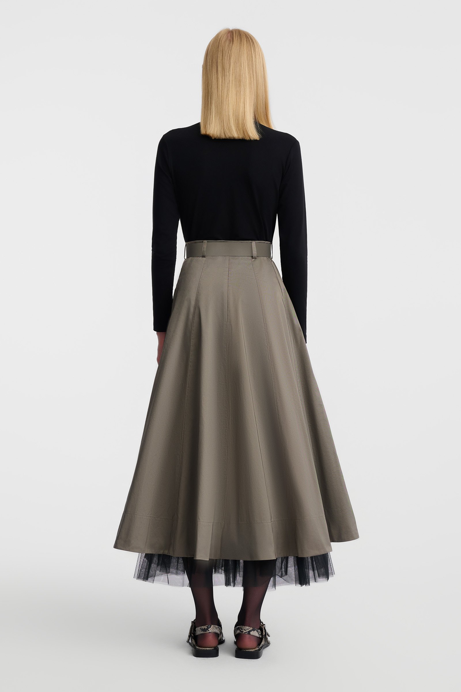 1074/B5 Czarne body z długim rękawem i dekoltem V