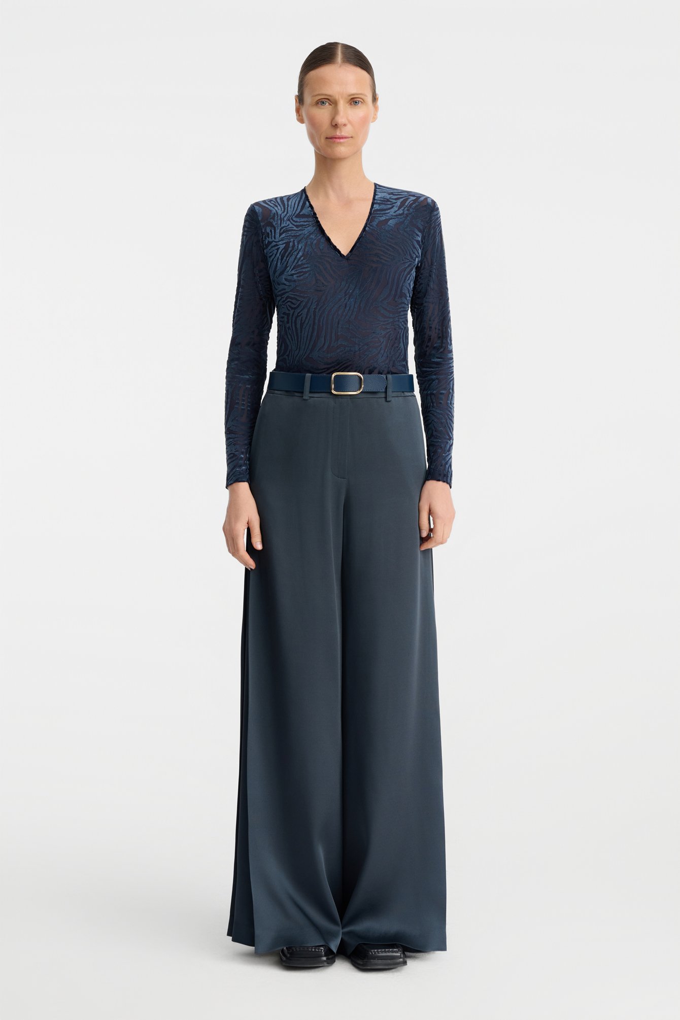 1103/B5 Granatowe body z motywem zebry