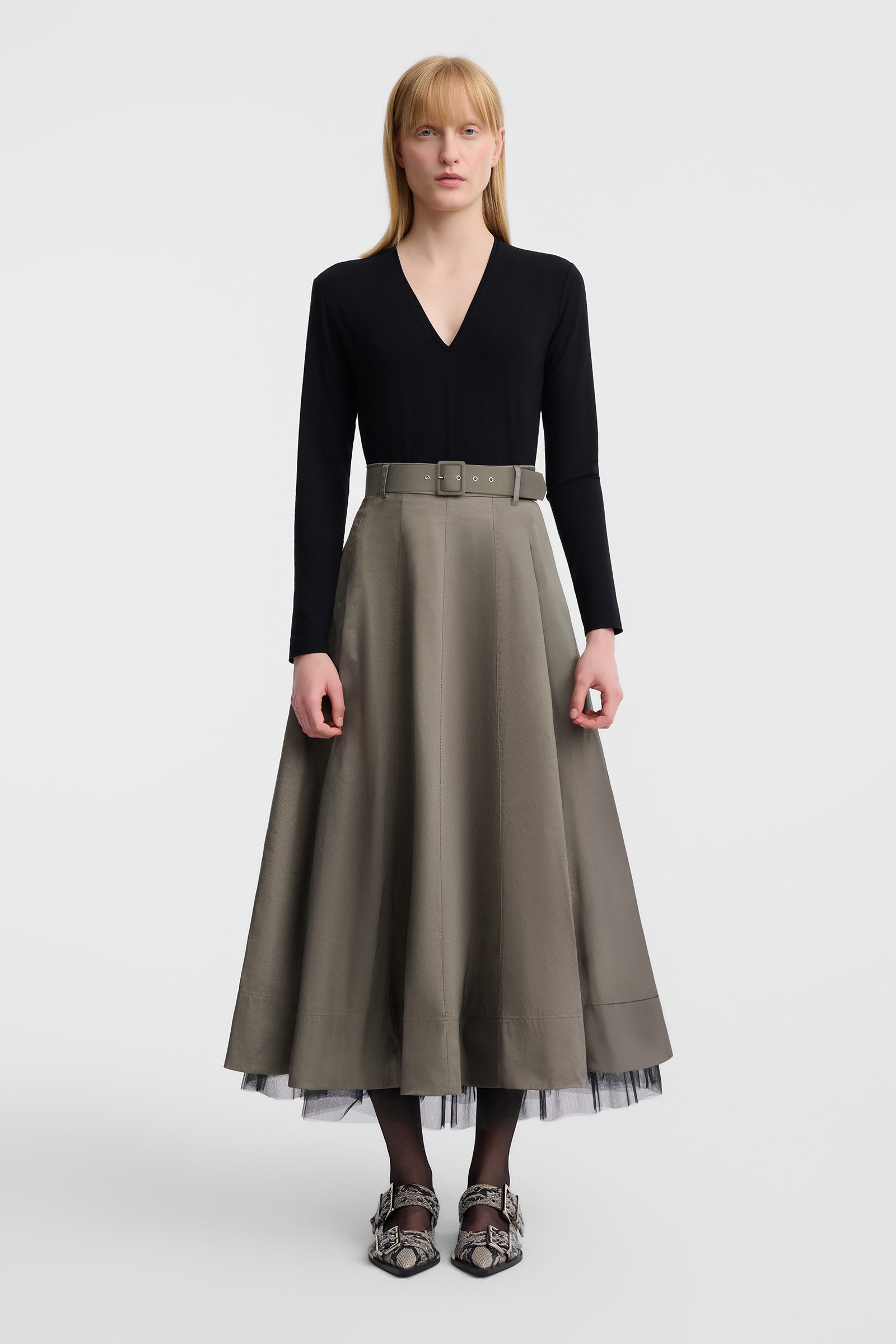 1086/B5 Długa elegancka spódnica z tafty w odcieniu fango