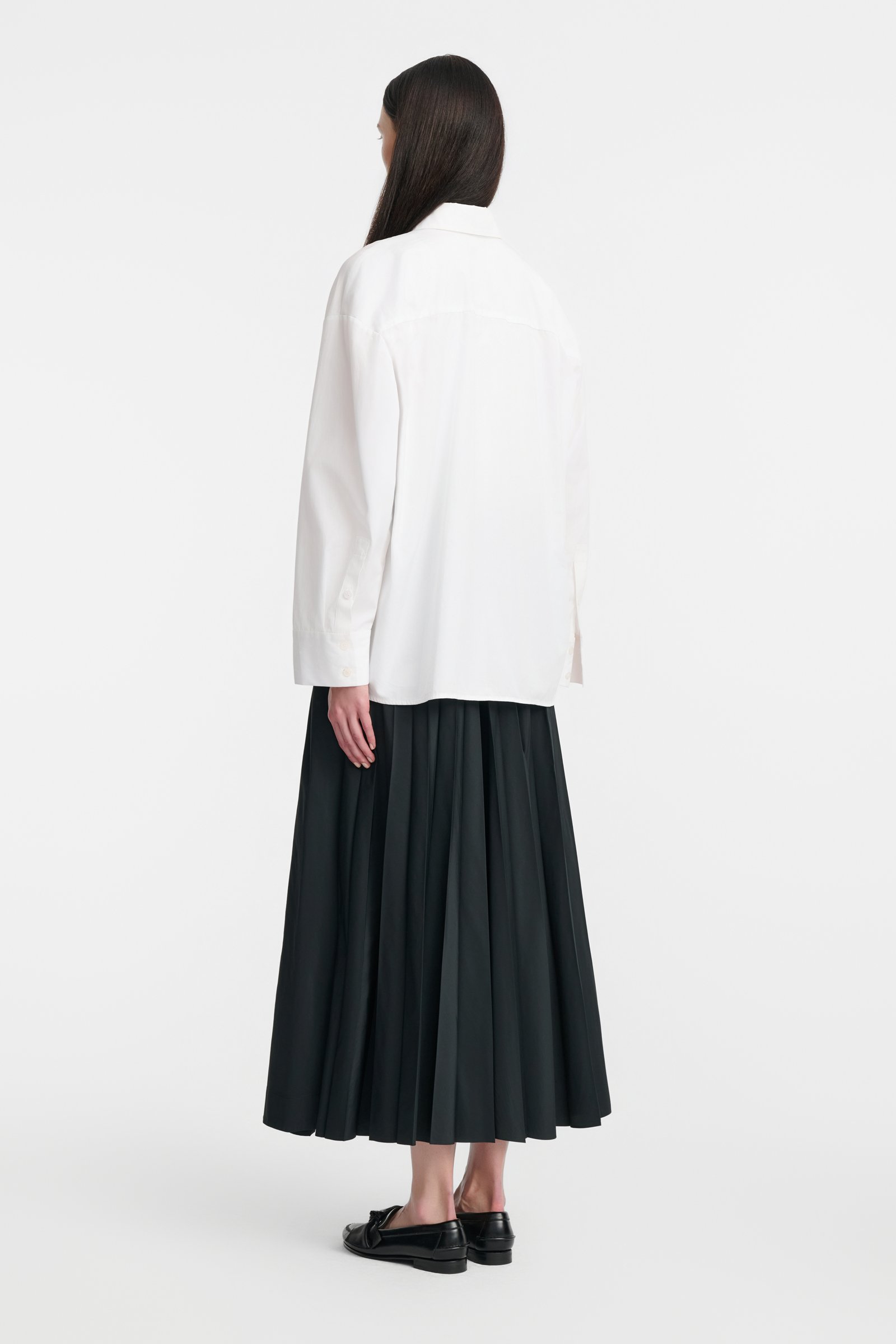 32/B6 Biała koszula oversize z kieszenią