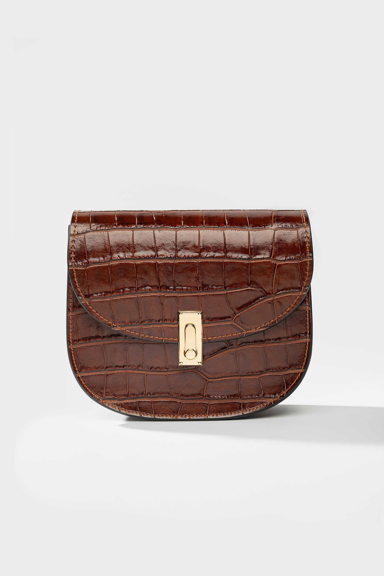 1661/B5 Brązowa torebka skórzana z klapką i złotymi okuciami