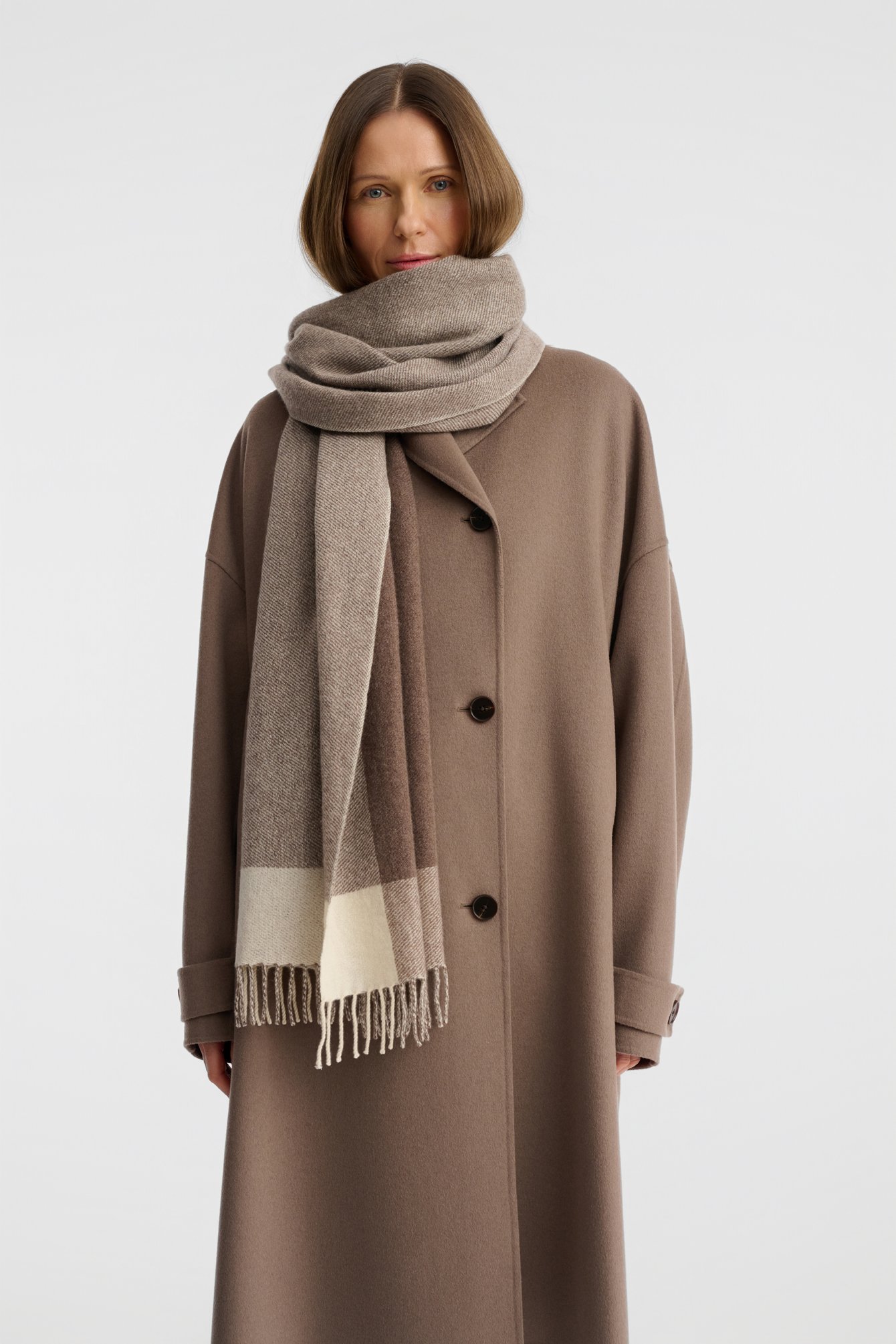 1697/B5 Kaszmirowy szal w odcieniach kremu i beżu