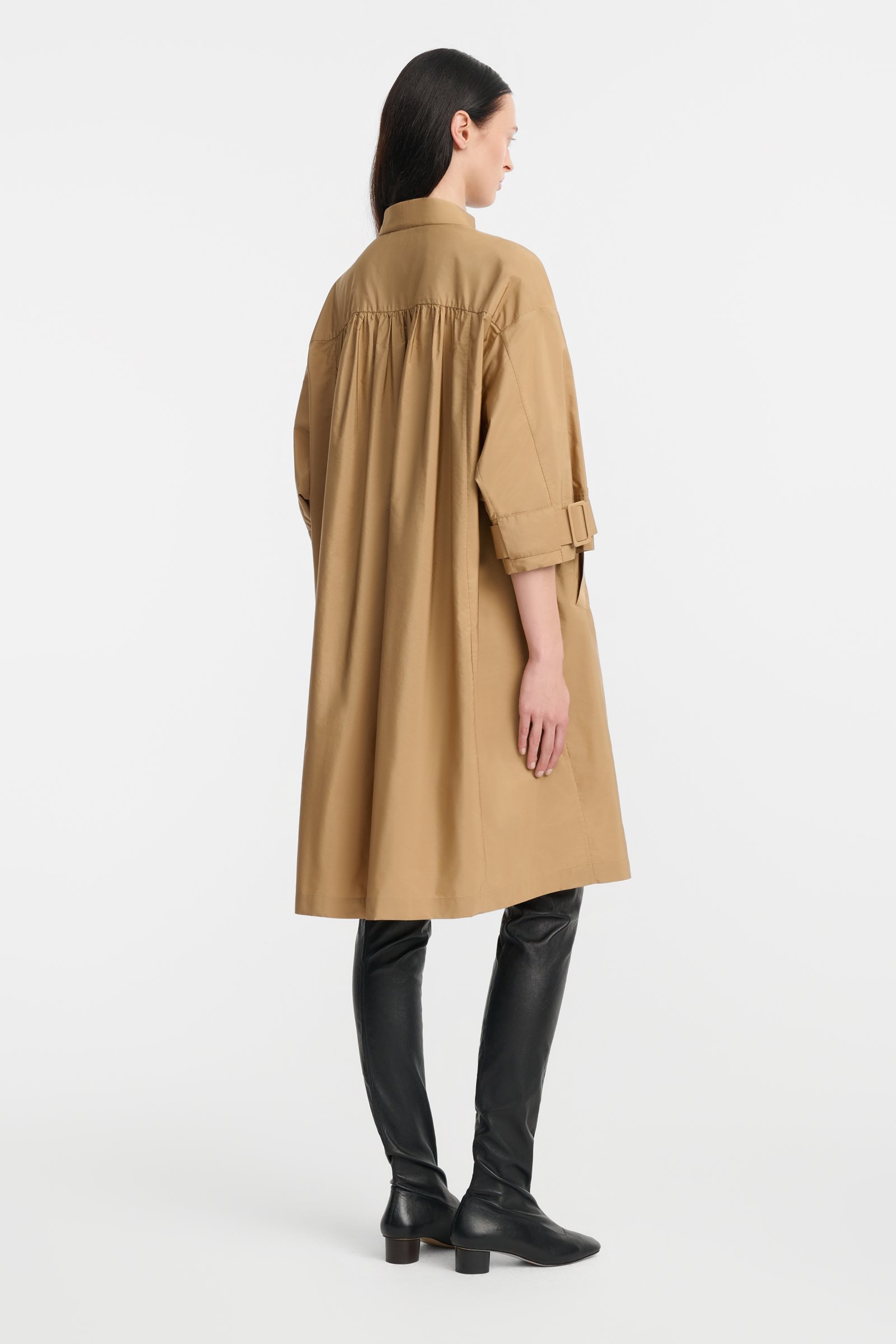 1/B6 Dwurzędowy płaszcz oversize z tafty