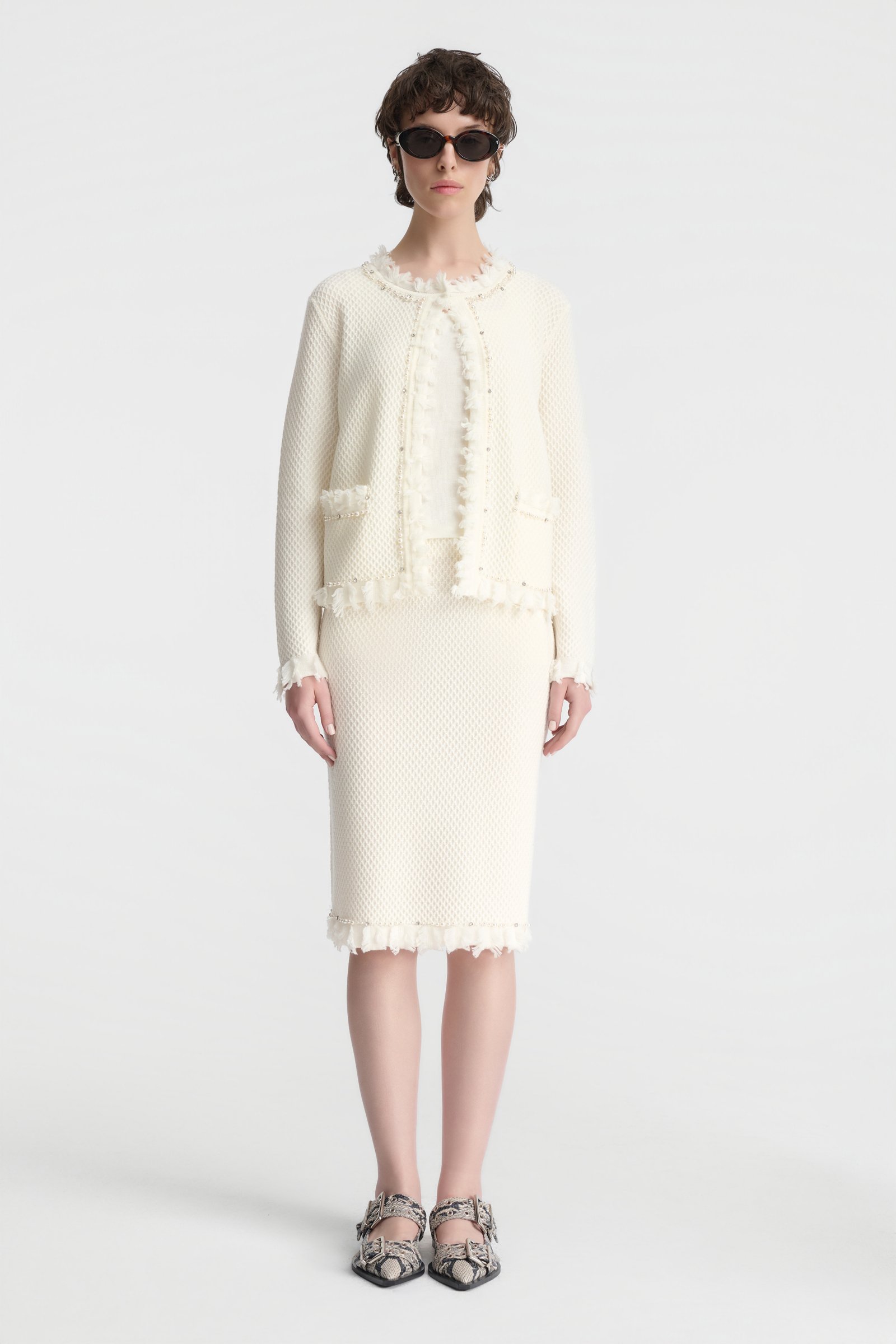 Four hexe columns mobile image