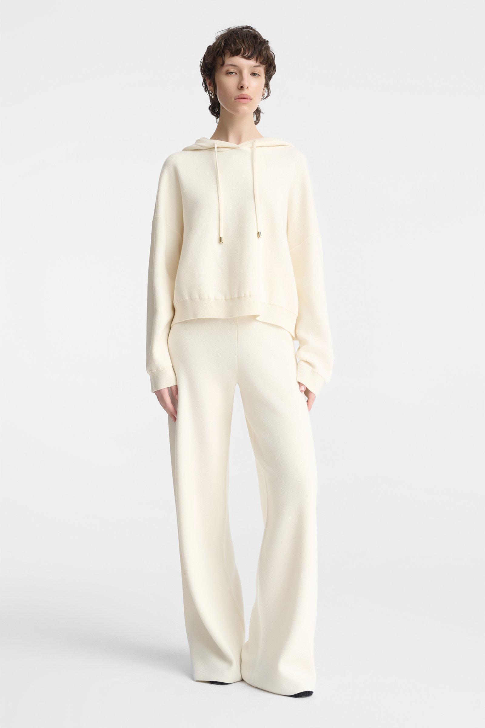 1621/B5 Bluza z kapturem z dzianiny swetrowej w odcieniu ècru