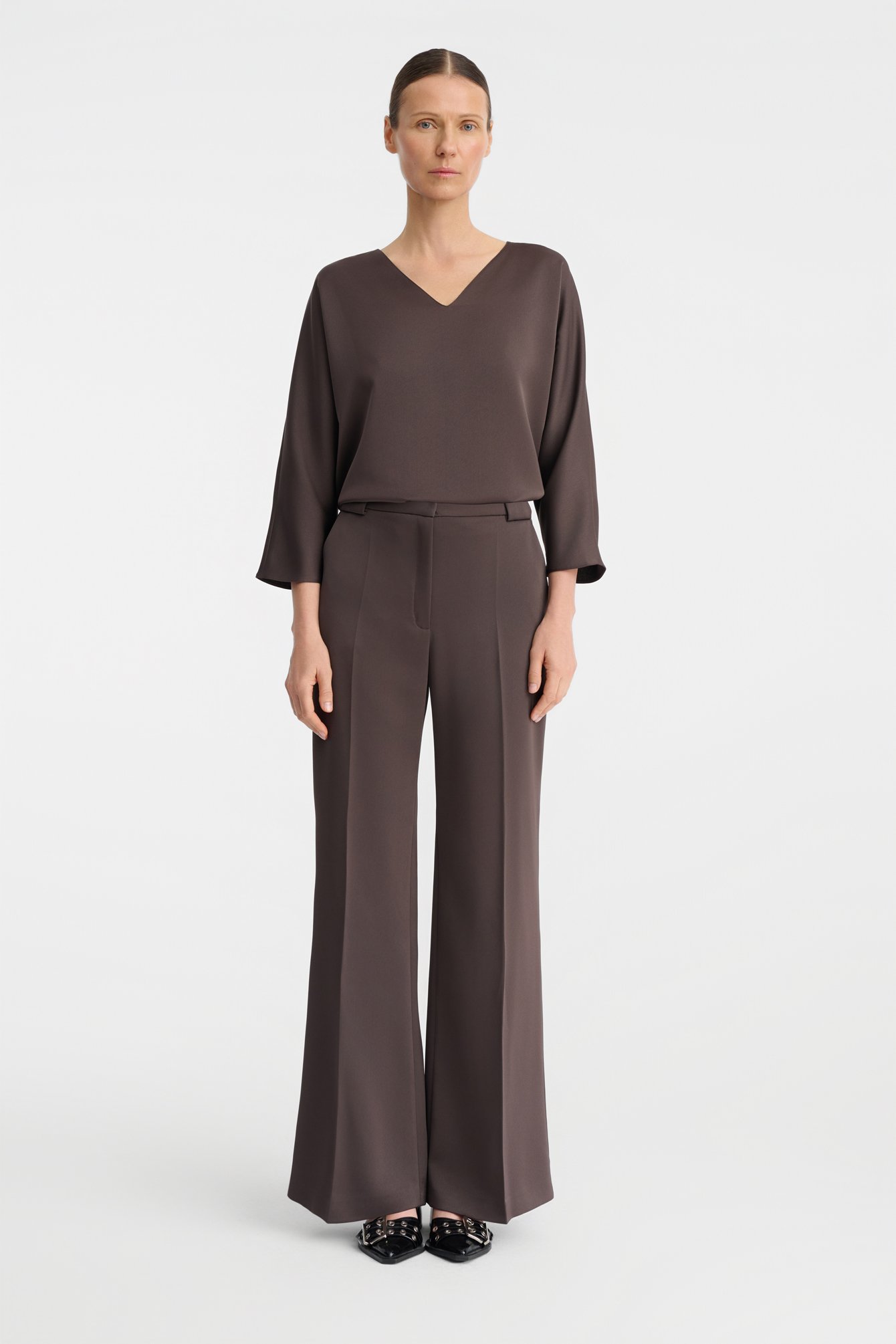 Four hexe columns mobile image