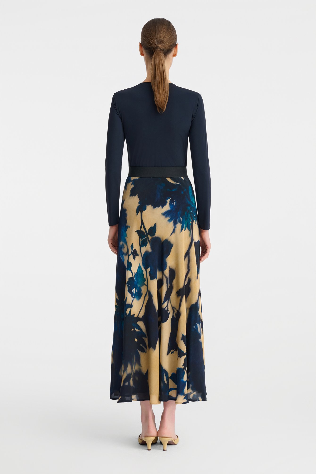 1152/B5 Granatowa spódnica z wiskozy w abstrakcyjny print