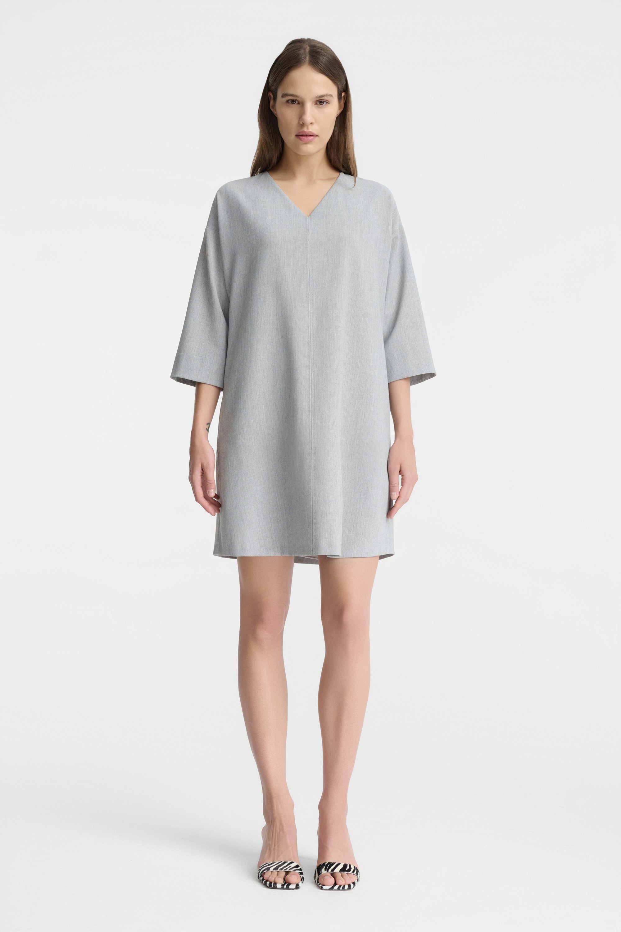 Four hexe columns mobile image