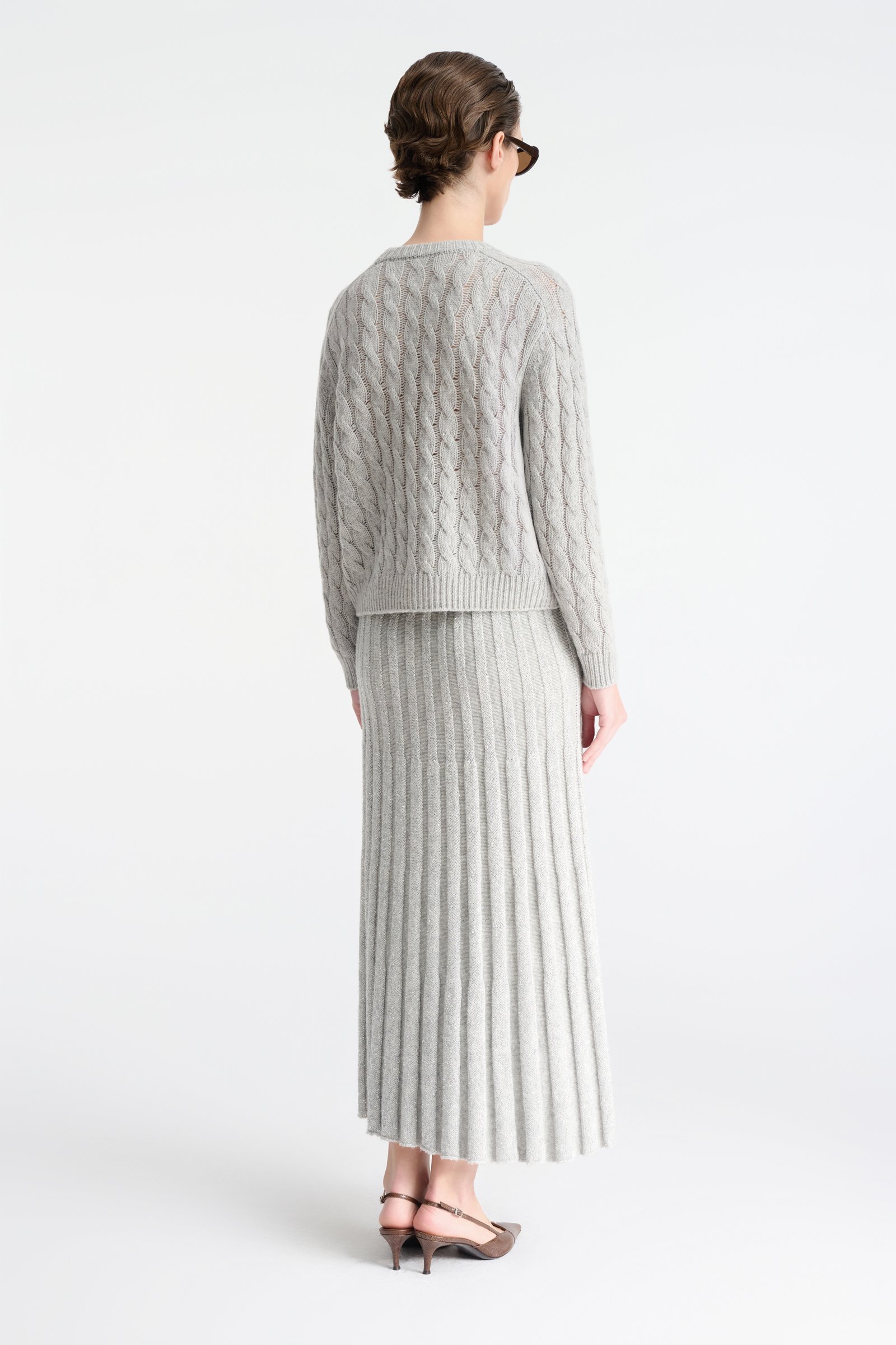 1592/B5 Szara spódnica z wełnianej dzianiny z cekinami