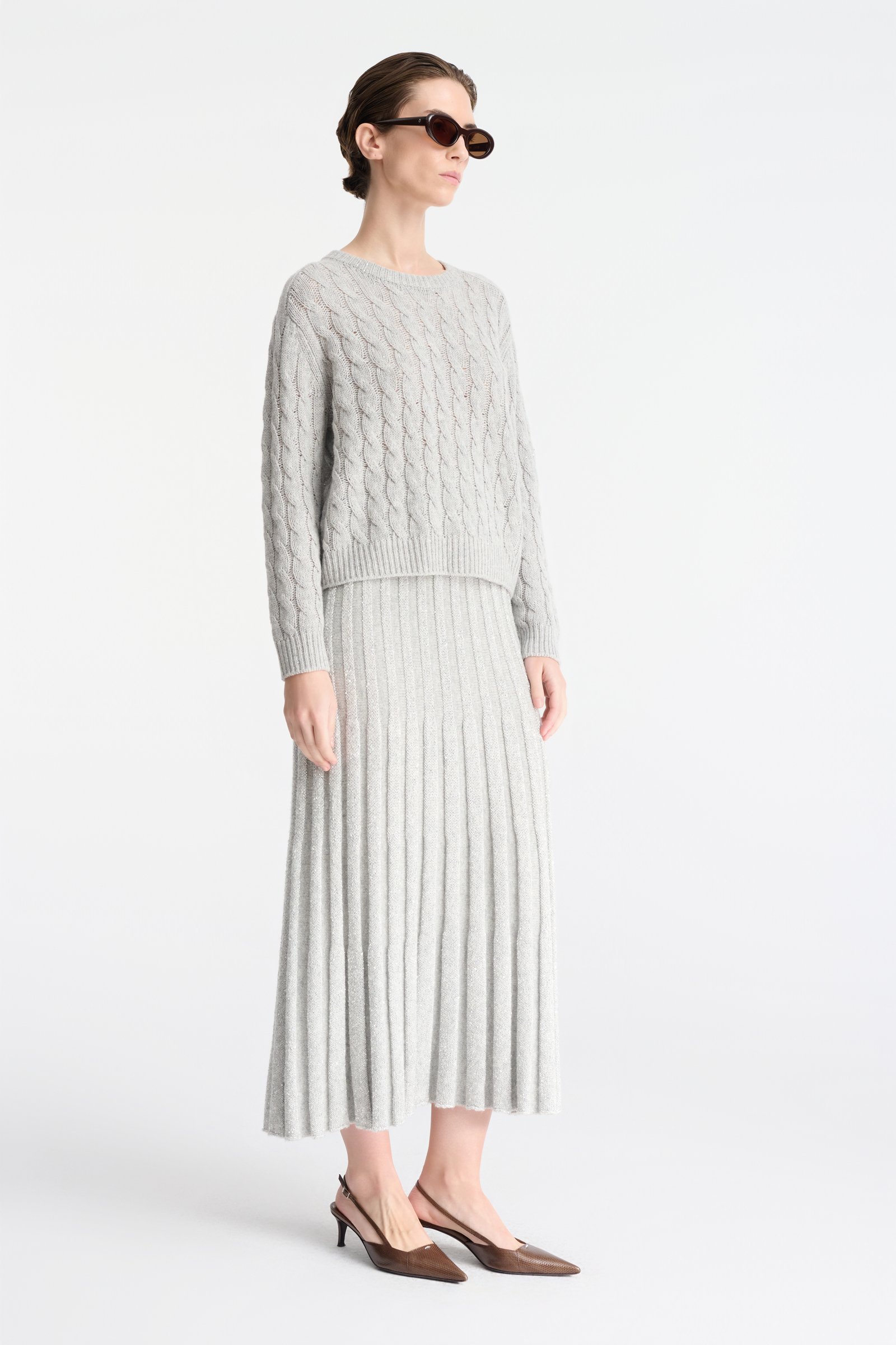 1592/B5 Szara spódnica z wełnianej dzianiny z cekinami