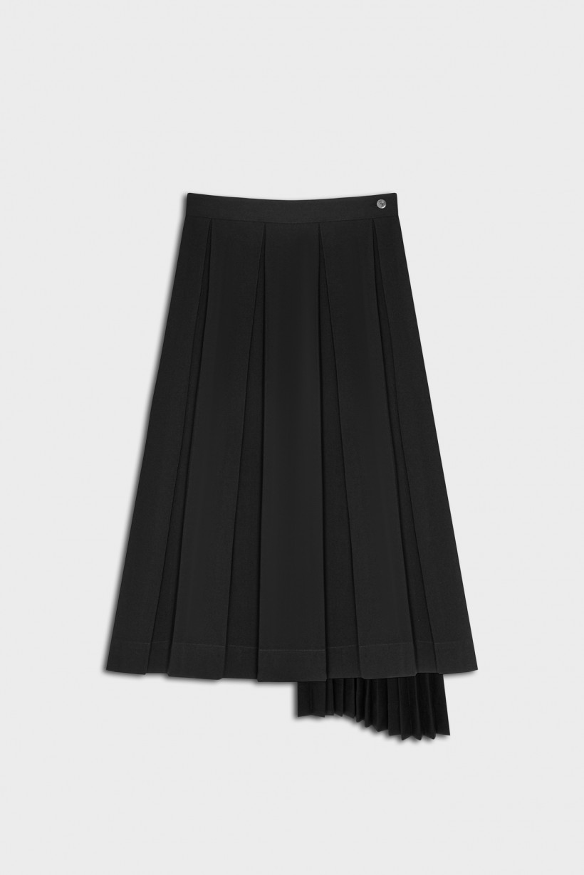 Plisowana asymetryczna spódnica w czarnym kolorze
