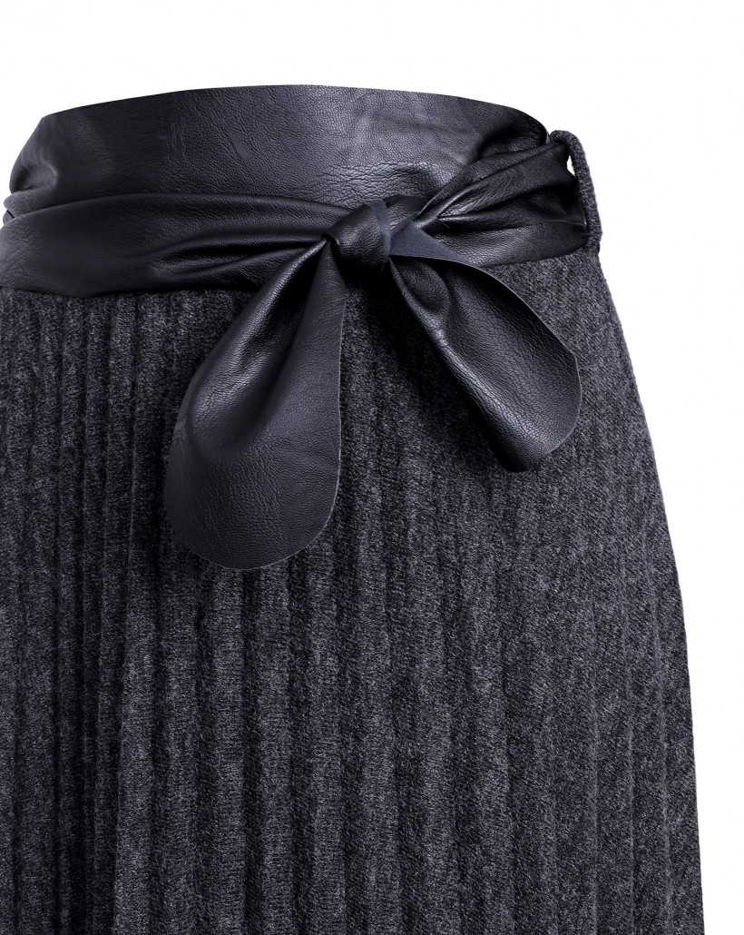 Długa plisowana spódnica z mięsistej szarej tkaniny