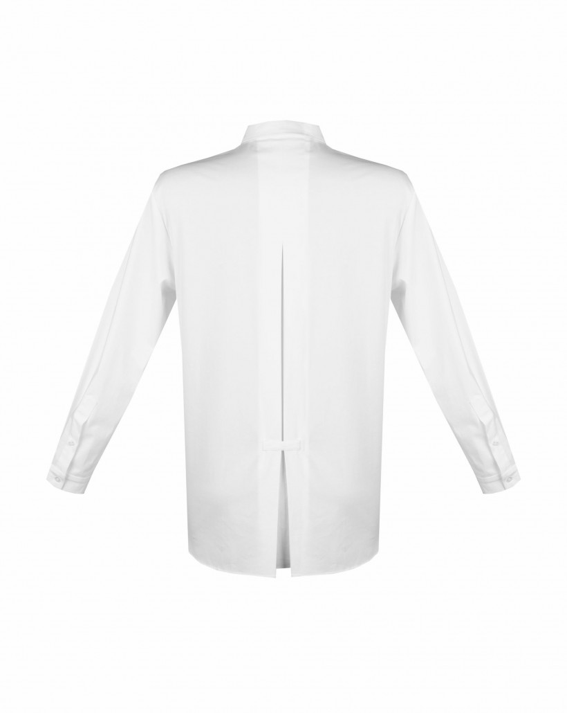 Biała koszula z plisą polo