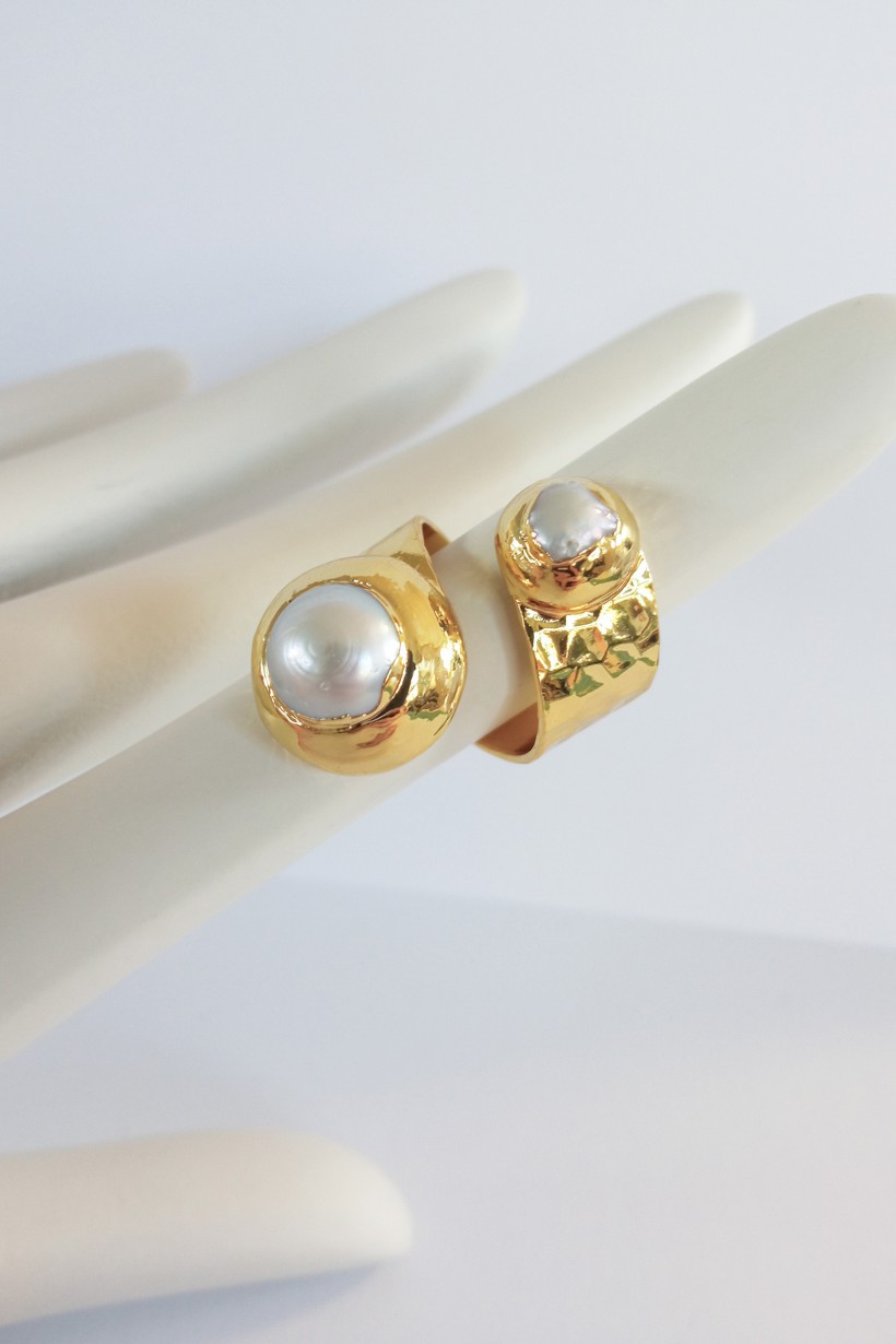 Pozłacany pierścionek z perłami
