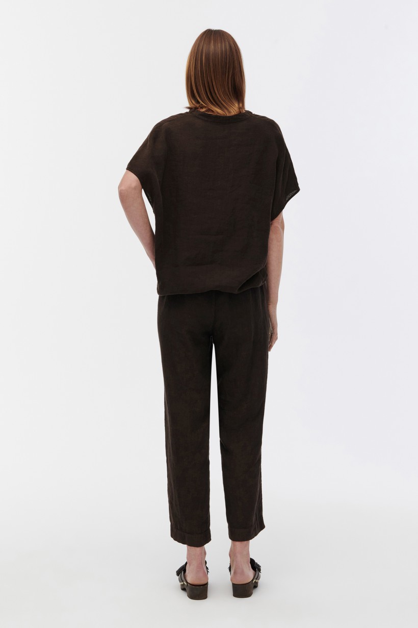 Lniane spodnie o prostym kroju w kolorze gorzkiej czekolady