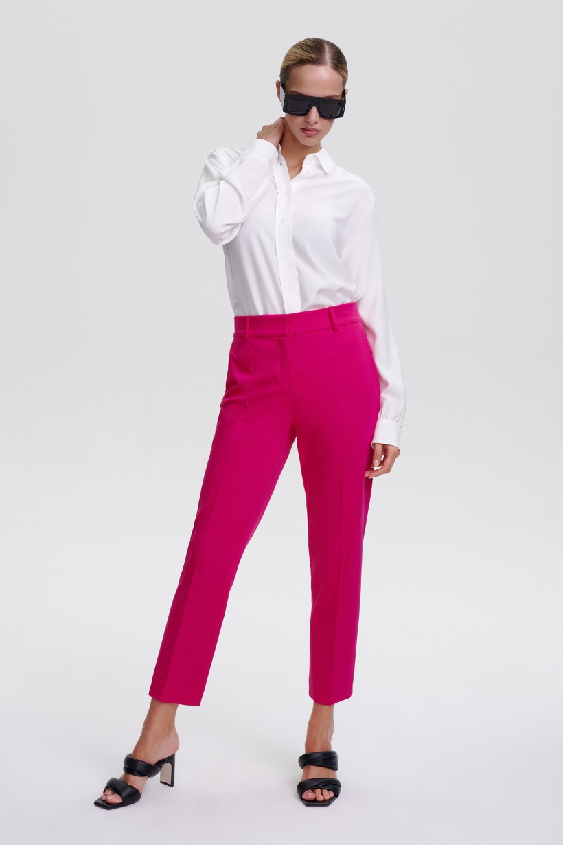 Różowe eleganckie spodnie