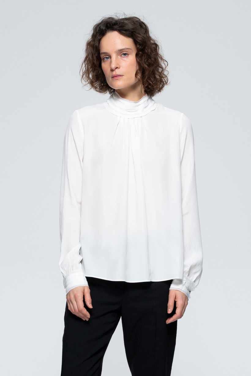 Elegancka bluzka w białym kolorze
