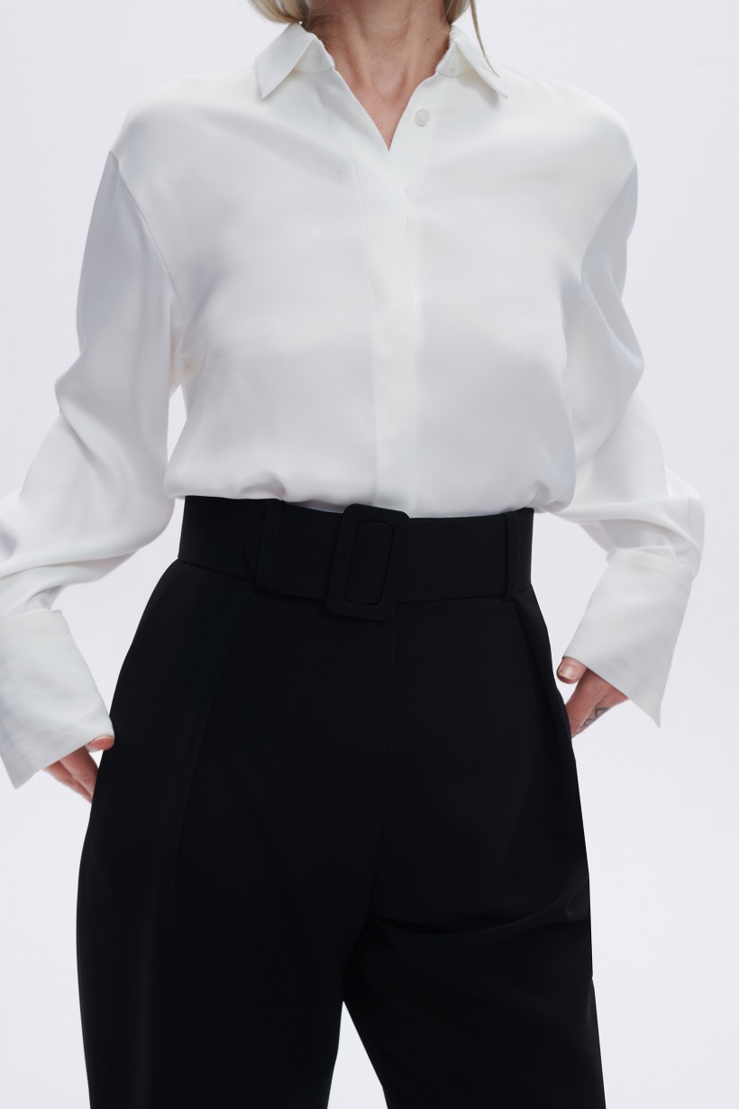 Spodnie paperbag z paskiem w kolorze czarnym