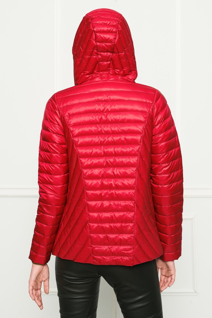 Czerwona pikowana kurtka z kapturem