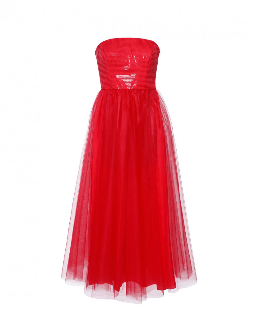 Czerwona suknia z rozkloszowanym dołem
