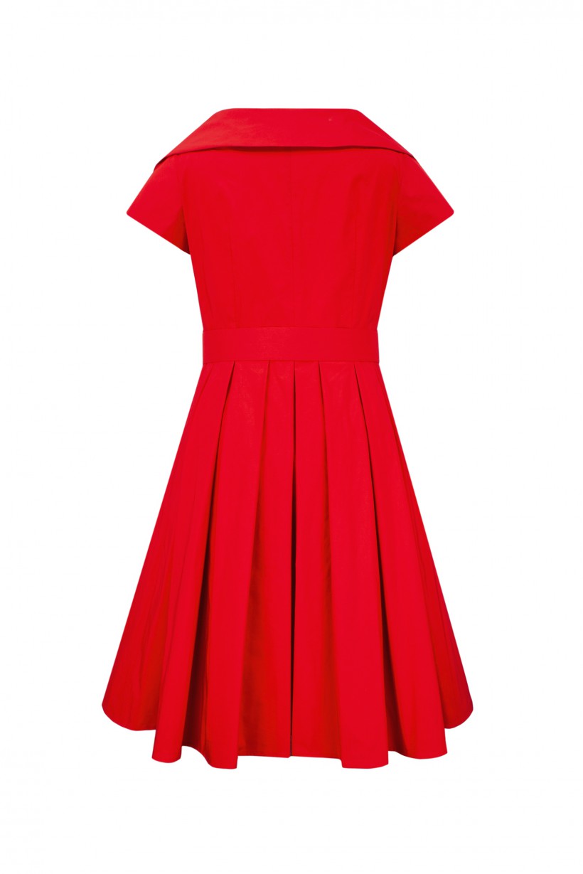 Czerwona sukienka z tafty