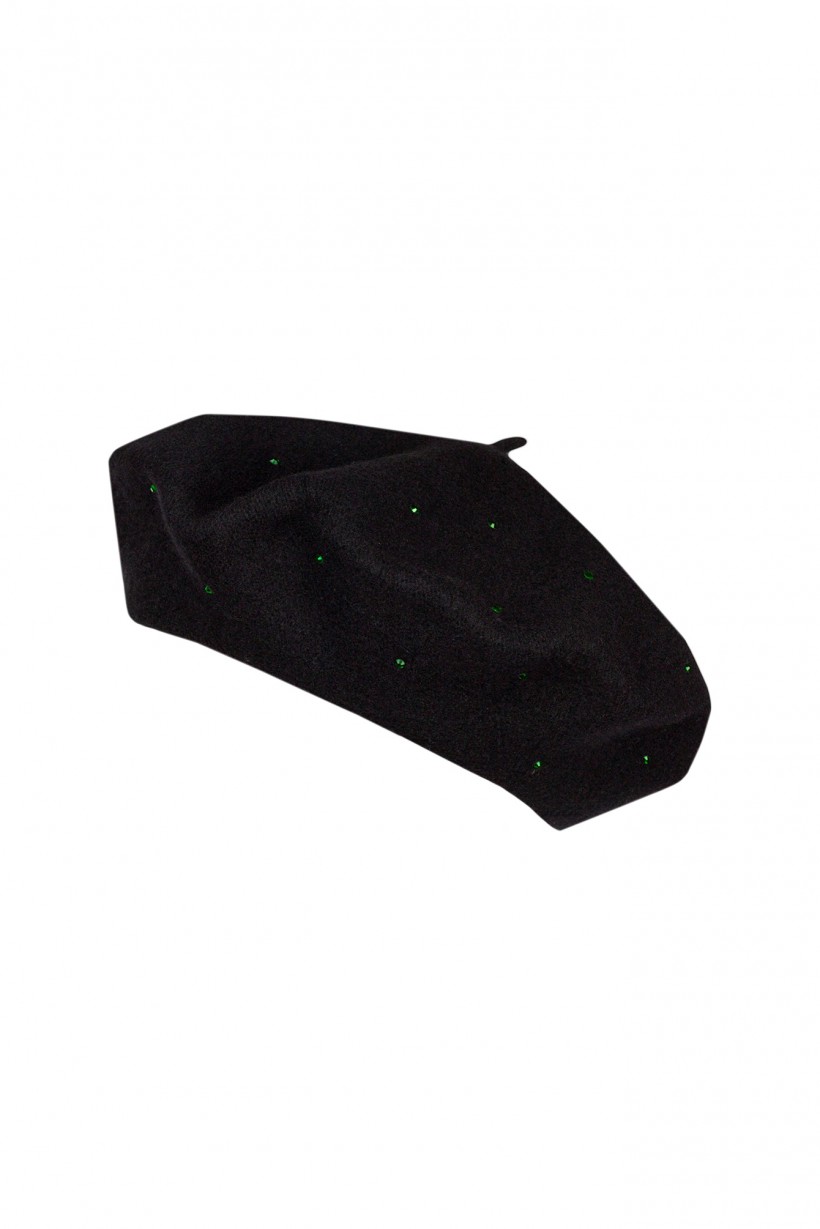 Czarny wełniany beret z zielonymi kryształkami
