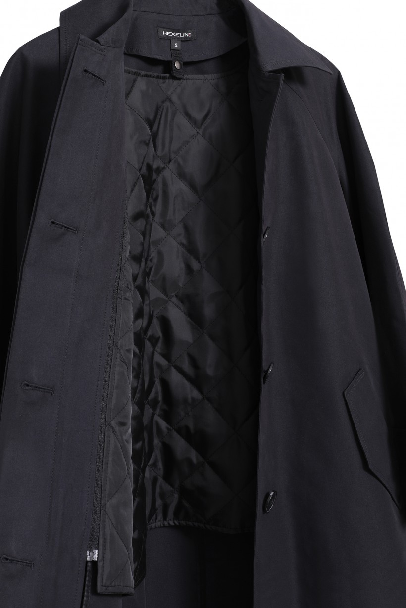 Taliowany płaszcz z paskiem w kolorze ciemnogranatowym
