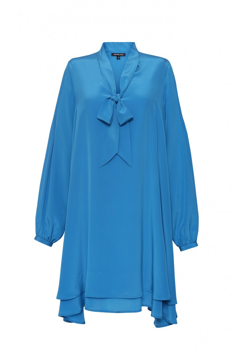 Niebieska sukienka z jedwabiu