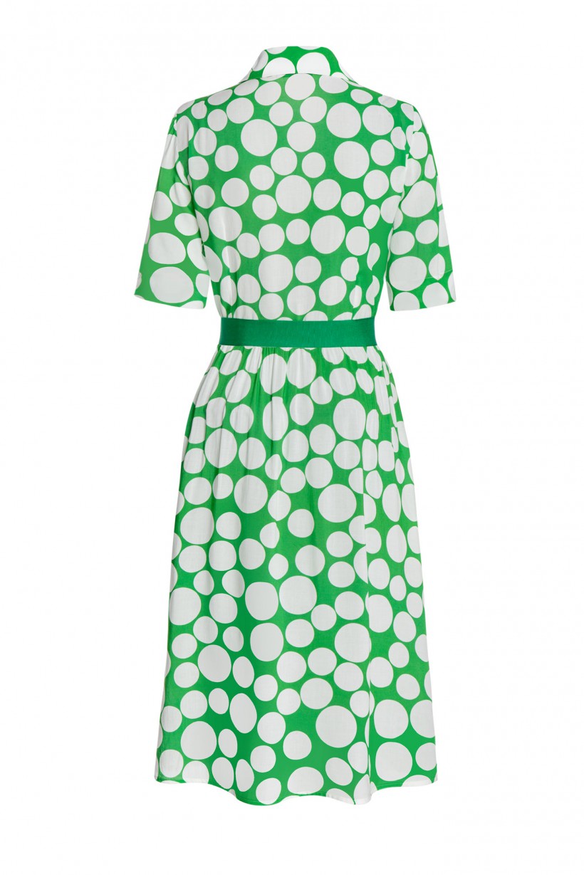 Letnia sukienka w zielone grochy
