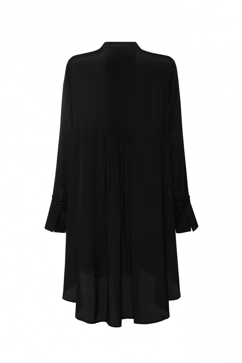 Jedwabna sukienka w kolorze czarnym