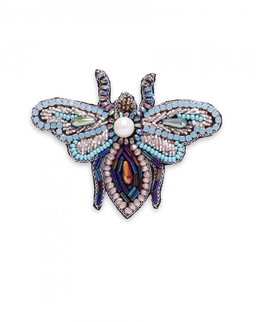 Biżuteryjna broszka w kształcie owada