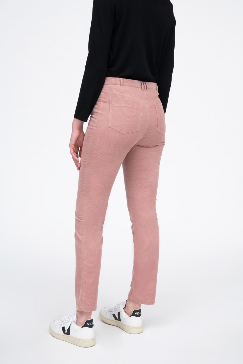 Sztruksowe spodnie w kolorze zgaszonego różu