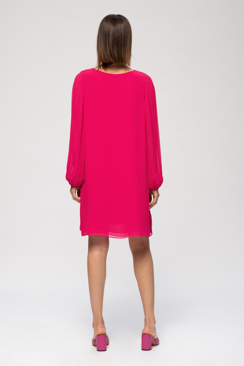 Sukienka z plisowaniem w kolorze rubinowym