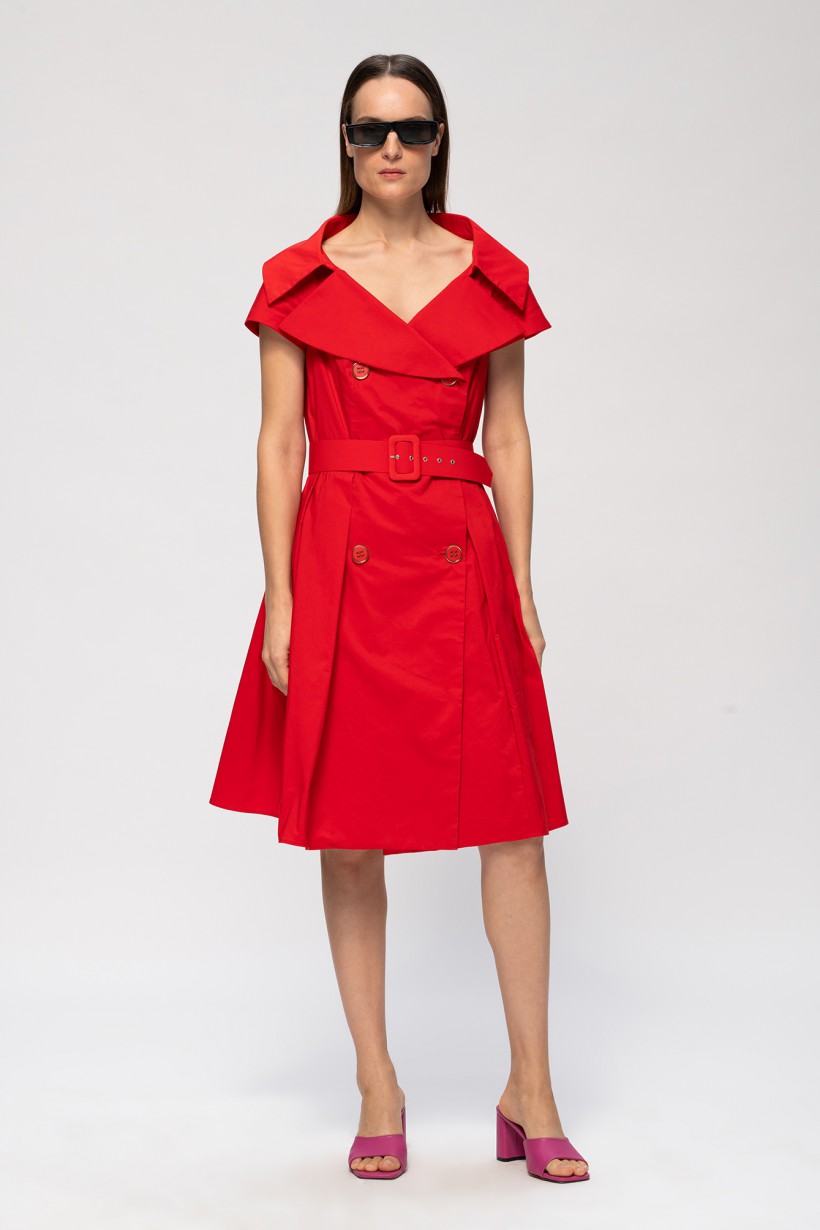 Czerwona sukienka z tafty