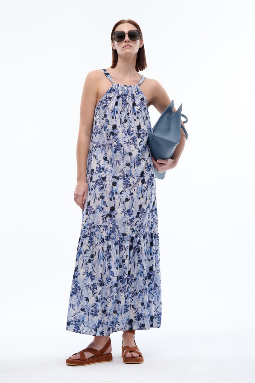 Maxi sukienka w niebieskie kwiaty