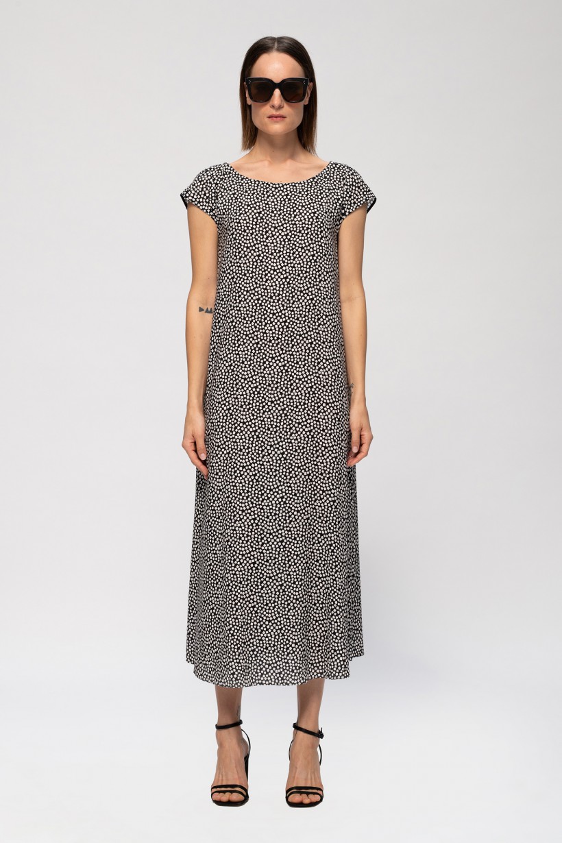 Sukienka oversize o długości maxi z geometrycznym printem