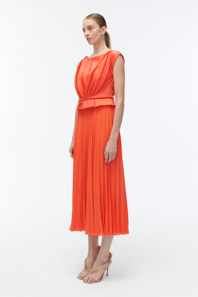 Pomarańczowa sukienka dwuczęściowa