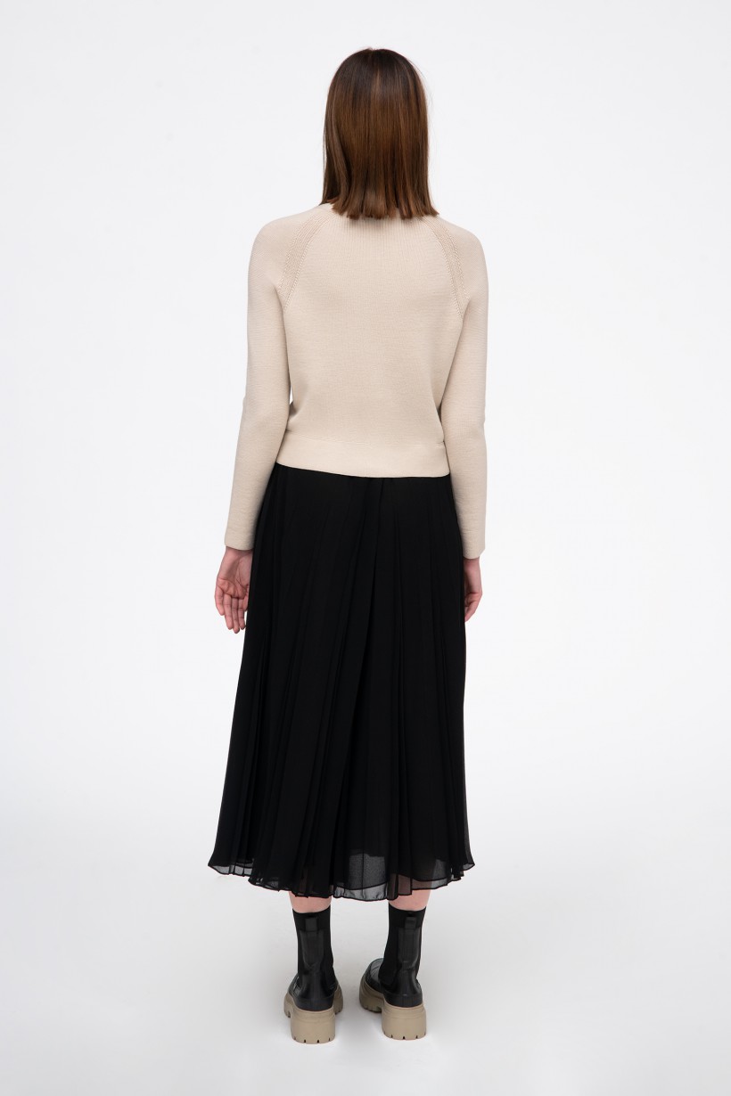 Plisowana spódnica w kolorze czarnym