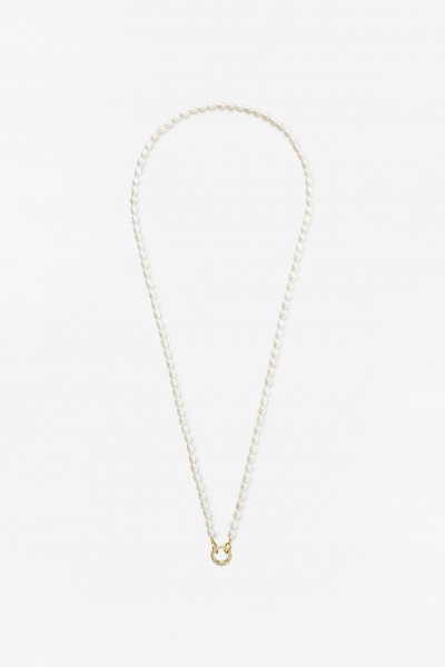 Długi perłowy naszyjnik maxi ze złotymi elementami