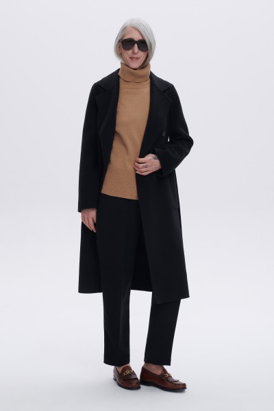 Elegancki czarny dwurzędowy płaszcz